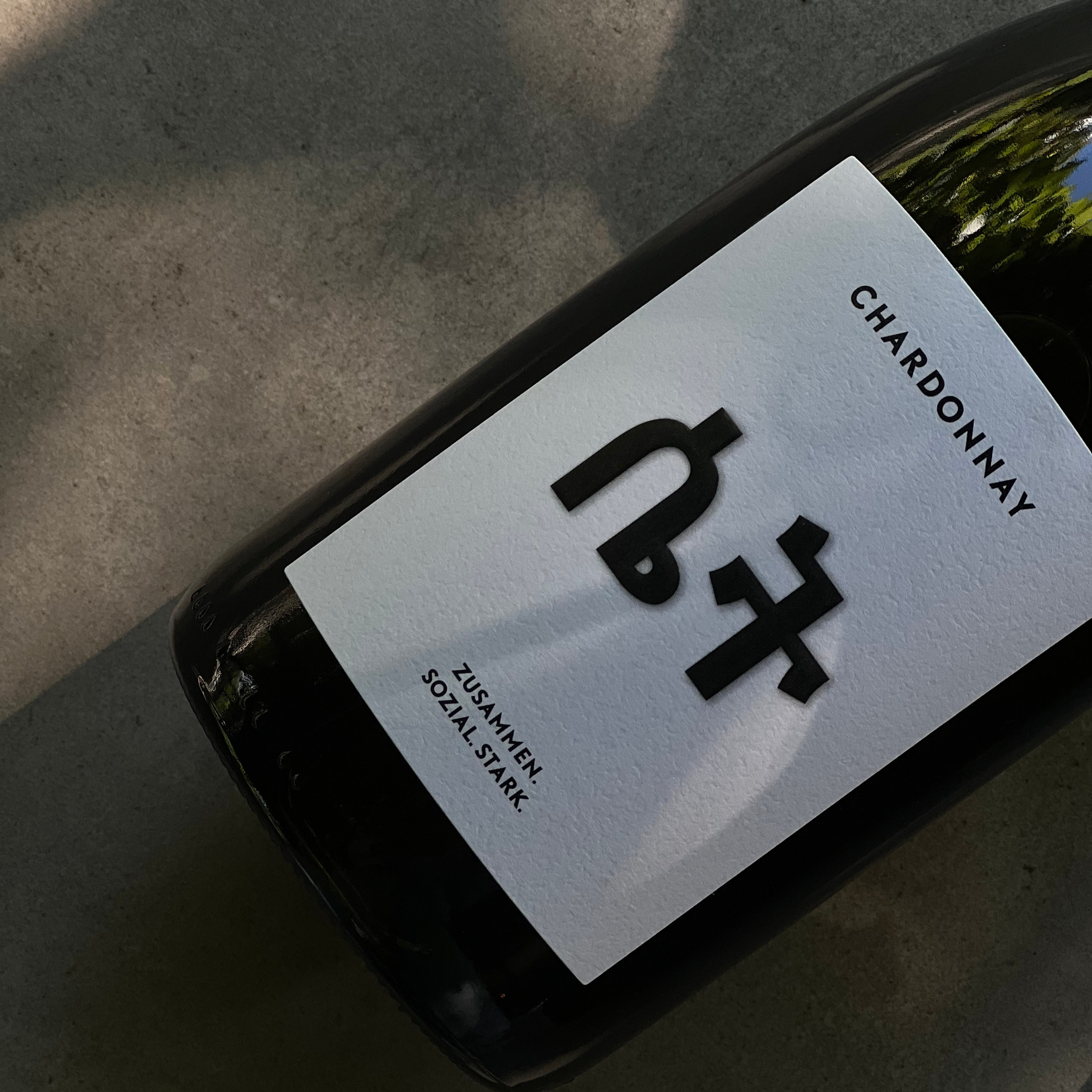 JUWEL Weine | Juliane Eller | Rheinhessen | nuruWomen Chardonnay | Sara Nuru & Sali Nuru